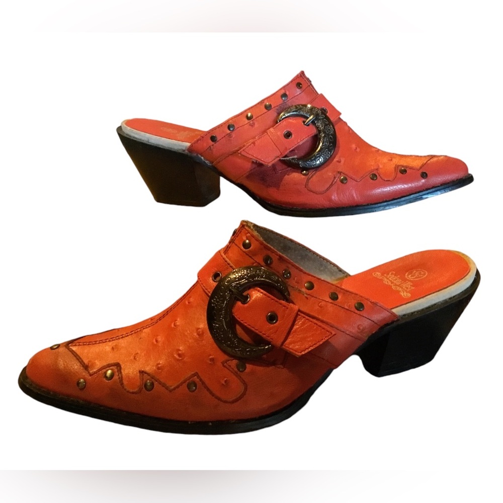 Red western mule shoe
